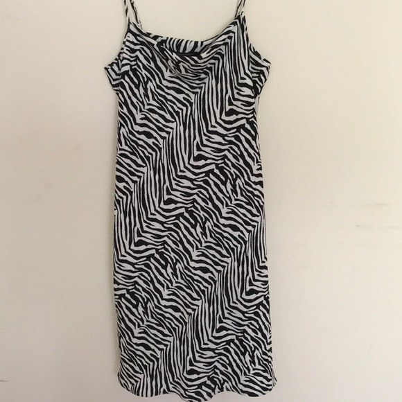 Banana Republic Dresses & Skirts - Exciting zebra dress 🦓💃🖤